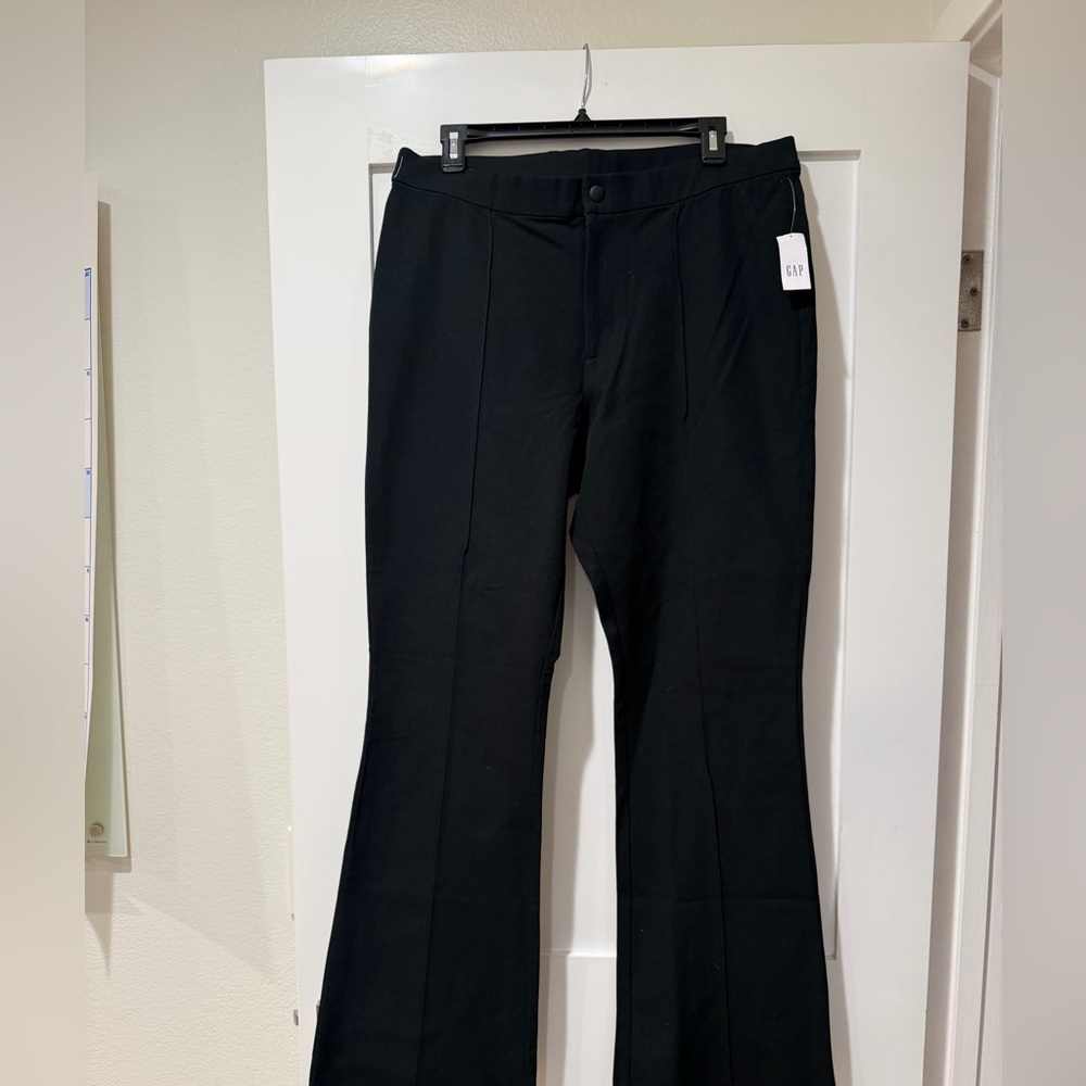 Classic Black boot cut Trousers— GAP. NWT
